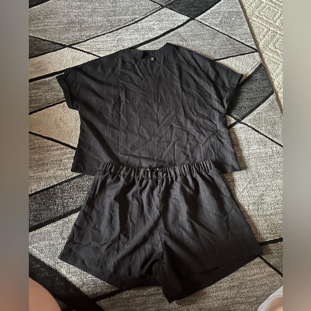 Two piece neck batwing sleeve tee and drawstring shorts! Never worn! Size 14